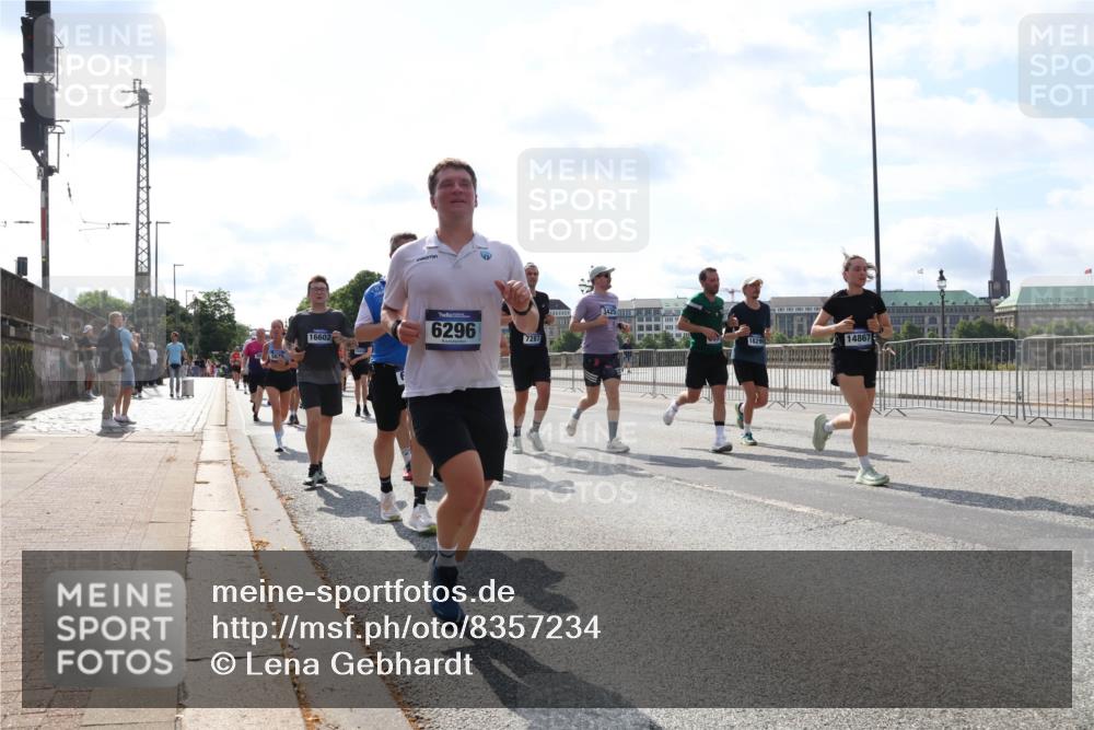29.06.2025 - hella hamburg halbmarathon Lena Gebhardt http://msf.ph/oto/8357234 29.06.2025 10:01:27 Lombardsbrücke 16602, 0000, 7287, 3425, 14867, 1130, 1329, 1387, 1420, 1464, 1653, 1722, 1724, 1726, 1729, 1940, 2006, 2091, 2167, 2354, 2363, 2490, 2591, 2806, 2936, 2957, 3039, 3199, 3425, 3625, 3663, 4068, 4238, 4249, 4319, 4322, 4370, 4649, 4663, 5547, 5570, 5675, 6087, 6281, 0000, 6302, 6487, 6531, 6591, 6835, 6921, 6924, 7287, 7658, 7846, 8030, 8045, 8046, 8191, 8392, 8578, 8691, 8822, 8926, 9932, 10188, 10281, 10301, 10383, 10576, 10915, 11043, 11465 meine-sportfotos.de