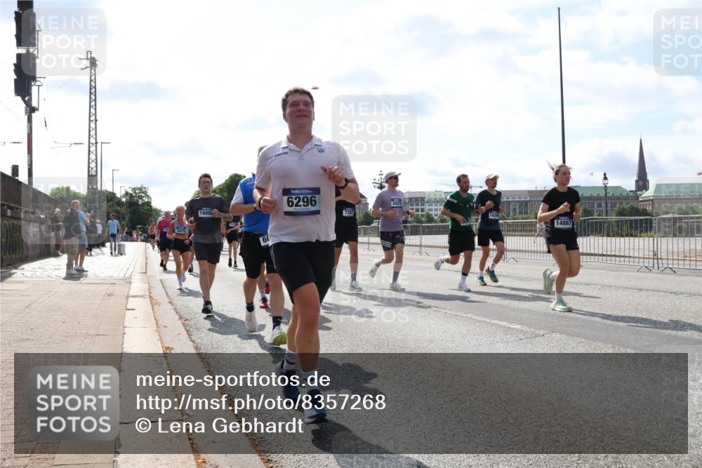 29.06.2025 - hella hamburg halbmarathon Lena Gebhardt http://msf.ph/oto/8357268 29.06.2025 10:01:27 Lombardsbrücke 5675, 1660, 0000, 7287, 3425, 14867, 1130, 1329, 1387, 1420, 1464, 1653, 1722, 1724, 1726, 1729, 1940, 2006, 2091, 2167, 2354, 2363, 2490, 2591, 2806, 2936, 2957, 3039, 3199, 3425, 3625, 3663, 4068, 4238, 4249, 4319, 4322, 4370, 4649, 4663, 5547, 5570, 5675, 6087, 6281, 0000, 6302, 6487, 6531, 6591, 6835, 6921, 6924, 7287, 7658, 7846, 8030, 8045, 8046, 8191, 8392, 8578, 8691, 8822, 8926, 9932, 10188, 10281, 10301, 10383, 10576, 10915, 11043, 11465 meine-sportfotos.de