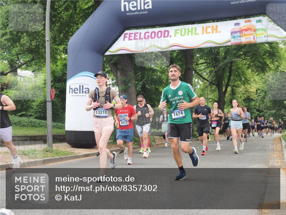 29.06.2025 - hella hamburg halbmarathon KatJ http://msf.ph/oto/8357302 29.06.2025 10:52:04 Zwischen KM18-KM19 1885, 4613, 7271, 7474 meine-sportfotos.de