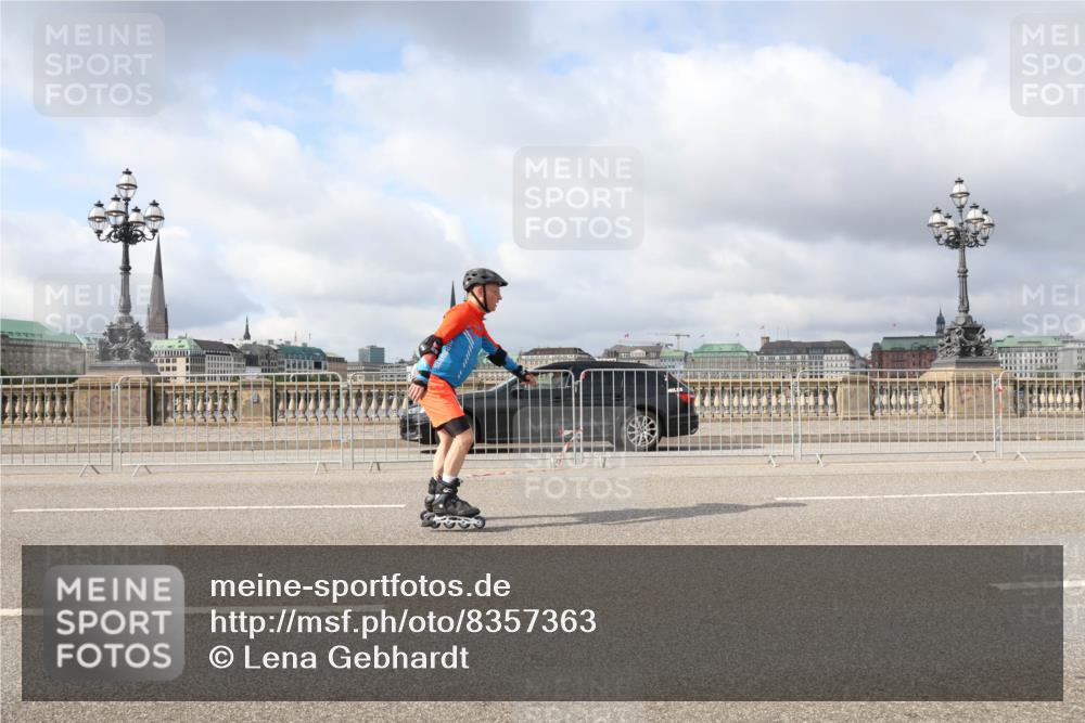 29.06.2025 - hella hamburg halbmarathon Lena Gebhardt http://msf.ph/oto/8357363 29.06.2025 09:09:32 Lombardsbrücke  meine-sportfotos.de