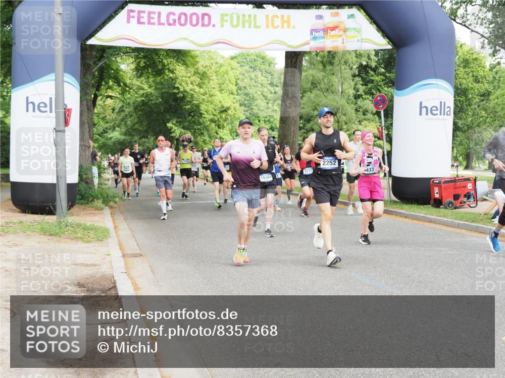 29.06.2025 - hella hamburg halbmarathon MichiJ http://msf.ph/oto/8357368 29.06.2025 10:42:07 Zwischen KM18-KM19 1193, 1506, 2252, 3652, 4231, 6355, 6433, 7221, 10368, 10376, 11499, 12483, 15484, 15854, 16879, 18181 meine-sportfotos.de