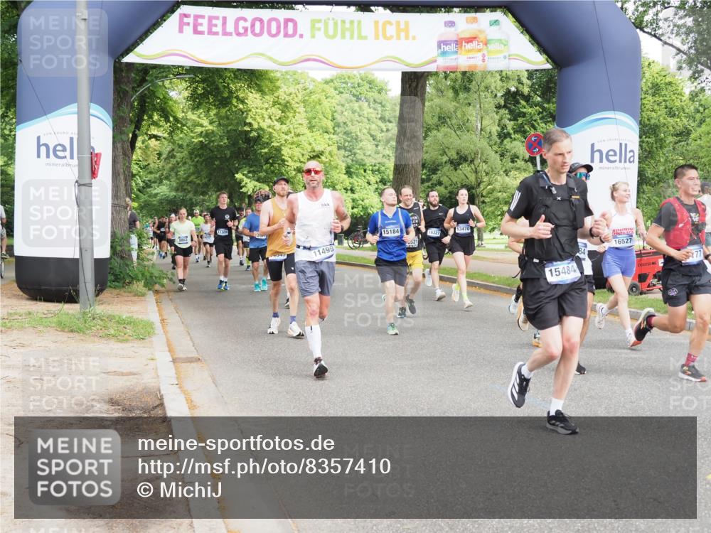 29.06.2025 - hella hamburg halbmarathon MichiJ http://msf.ph/oto/8357410 29.06.2025 10:42:09 Zwischen KM18-KM19 1193, 1506, 2252, 3177, 3652, 3861, 5021, 6082, 6084, 6433, 6569, 7221, 11499, 12483, 14818, 15484, 15854, 16527, 16879 meine-sportfotos.de