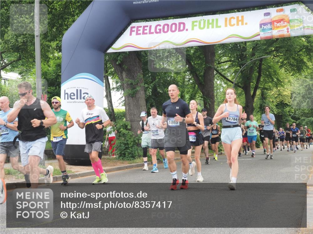 29.06.2025 - hella hamburg halbmarathon KatJ http://msf.ph/oto/8357417 29.06.2025 10:52:06 Zwischen KM18-KM19 1885, 4613, 7271, 7474 meine-sportfotos.de