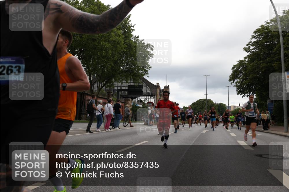 29.06.2025 - hella hamburg halbmarathon Yannick Fuchs http://msf.ph/oto/8357435 29.06.2025 10:53:05 20KM 1285, 1642, 1946, 1951, 2006, 2027, 2348, 2584, 2677, 2855, 2957, 2978, 3181, 3983, 4088, 4592, 5084, 5347, 5633, 6202, 6208, 6636, 6997, 7031, 7223, 7476, 8290, 8929, 9655, 10036, 10759, 10943, 11938, 12633, 13407, 13583, 14375, 14567, 14631, 14902, 14914, 14965, 15232, 15240, 15263, 15284, 15824, 16160, 16341, 16563, 16910, 17017, 17346, 17503, 17630, 18112, 18153, 18232, 18266, 18327, 18954, 19015, 19160 meine-sportfotos.de