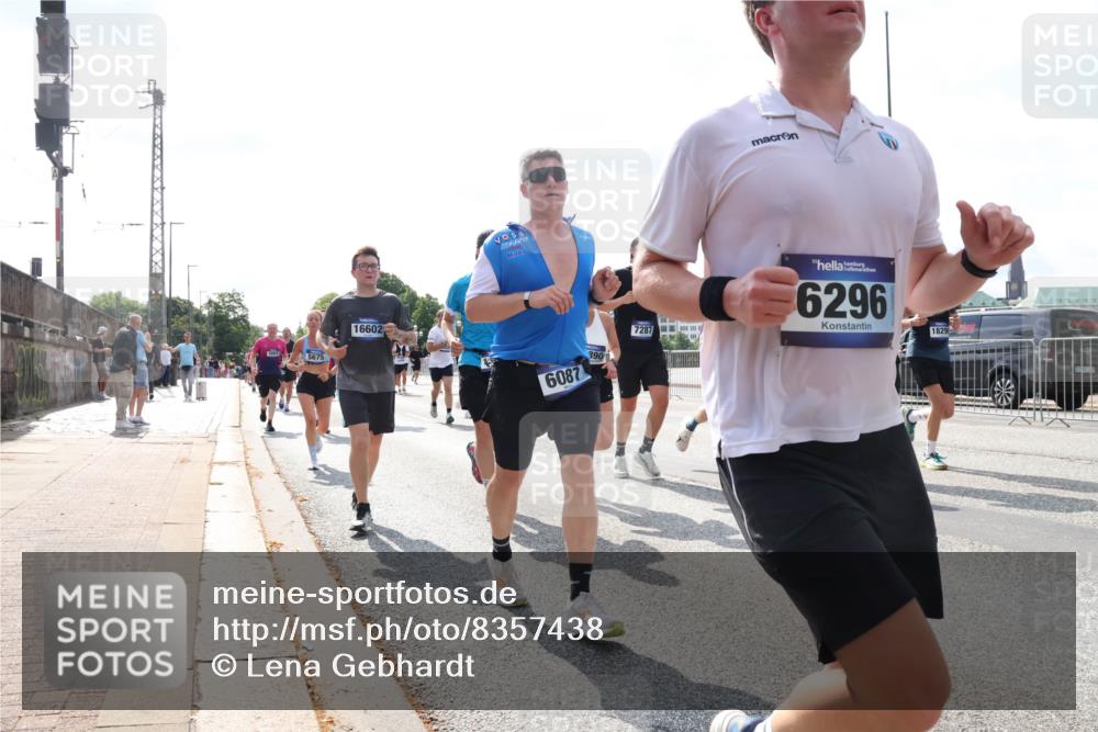 29.06.2025 - hella hamburg halbmarathon Lena Gebhardt http://msf.ph/oto/8357438 29.06.2025 10:01:28 Lombardsbrücke 5675, 16602, 6087, 390, 7287, 0000, 1829, 1130, 1184, 1329, 1387, 1420, 1464, 1653, 1722, 1724, 1726, 1729, 1940, 2006, 2091, 2167, 2354, 2363, 2490, 2591, 2806, 2936, 2957, 3039, 3199, 3425, 3625, 3663, 4068, 4238, 4249, 4319, 4322, 4370, 4649, 4663, 5547, 5570, 5602, 5603, 5675, 6087, 6281, 0000, 6302, 6487, 6531, 6591, 6835, 6921, 6924, 7287, 7658, 7846, 8030, 8045, 8046, 8191, 8392, 8578, 8691, 8822, 8926, 9932, 10188, 10281, 10301, 10383, 10576, 10915, 11043, 11465 meine-sportfotos.de