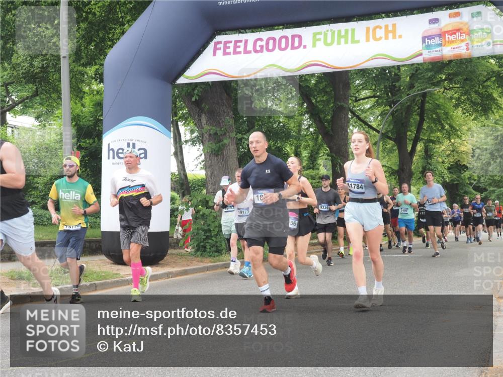 29.06.2025 - hella hamburg halbmarathon KatJ http://msf.ph/oto/8357453 29.06.2025 10:52:06 Zwischen KM18-KM19 1885, 4613, 7271, 7474 meine-sportfotos.de