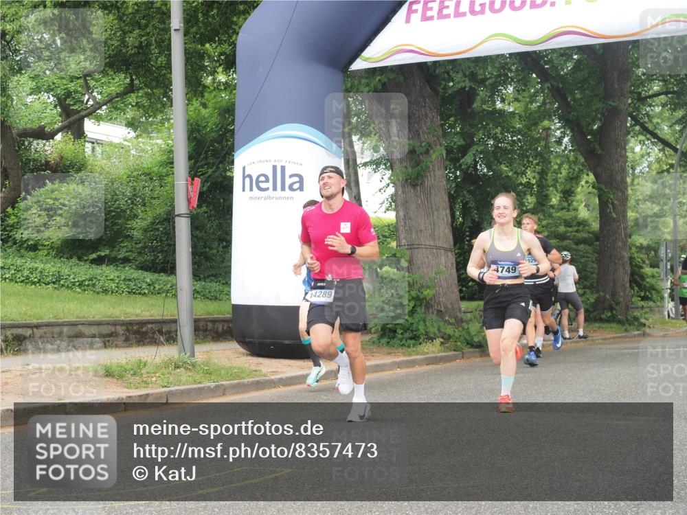 29.06.2025 - hella hamburg halbmarathon KatJ http://msf.ph/oto/8357473 29.06.2025 10:22:08 Zwischen KM18-KM19 4749 meine-sportfotos.de
