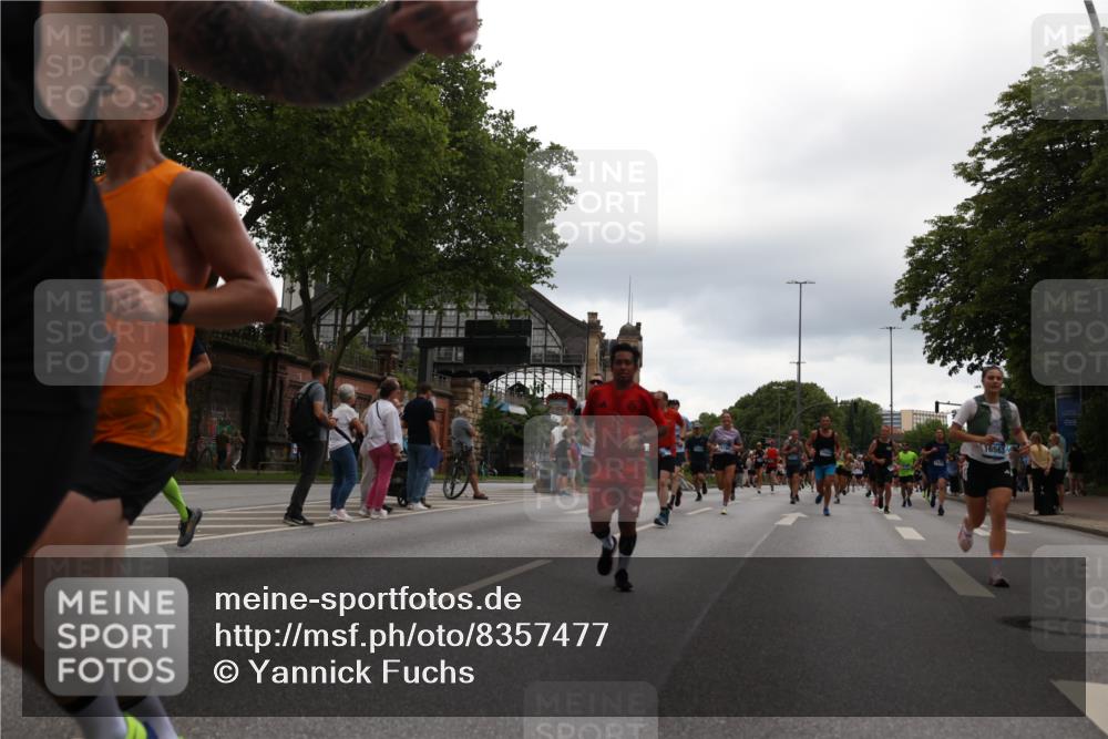 29.06.2025 - hella hamburg halbmarathon Yannick Fuchs http://msf.ph/oto/8357477 29.06.2025 10:53:05 20KM 1285, 1642, 1946, 1951, 2006, 2027, 2348, 2584, 2677, 2855, 2957, 2978, 3181, 3983, 4088, 4592, 5084, 5347, 5633, 6202, 6208, 6636, 6997, 7031, 7223, 7476, 8290, 8929, 9655, 10036, 10759, 10943, 11938, 12633, 13407, 13583, 14375, 14567, 14631, 14902, 14914, 14965, 15232, 15240, 15263, 15284, 15824, 16160, 16341, 16563, 16910, 17017, 17346, 17503, 17630, 18112, 18153, 18232, 18266, 18327, 18954, 19015, 19160 meine-sportfotos.de