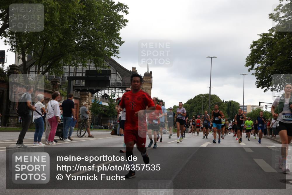 29.06.2025 - hella hamburg halbmarathon Yannick Fuchs http://msf.ph/oto/8357535 29.06.2025 10:53:05 20KM 1285, 1642, 1946, 1951, 2006, 2027, 2348, 2584, 2677, 2855, 2957, 2978, 3181, 3983, 4088, 4592, 5084, 5347, 5633, 6202, 6208, 6636, 6997, 7031, 7223, 7476, 8290, 8929, 9655, 10036, 10759, 10943, 11938, 12633, 13407, 13583, 14375, 14567, 14631, 14902, 14914, 14965, 15232, 15240, 15263, 15284, 15824, 16160, 16341, 16563, 16910, 17017, 17346, 17503, 17630, 18112, 18153, 18232, 18266, 18327, 18954, 19015, 19160 meine-sportfotos.de