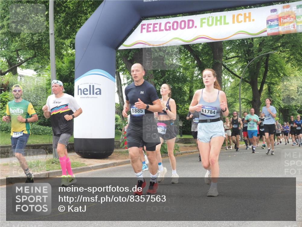 29.06.2025 - hella hamburg halbmarathon KatJ http://msf.ph/oto/8357563 29.06.2025 10:52:07 Zwischen KM18-KM19 1885, 4613, 7271, 7474 meine-sportfotos.de
