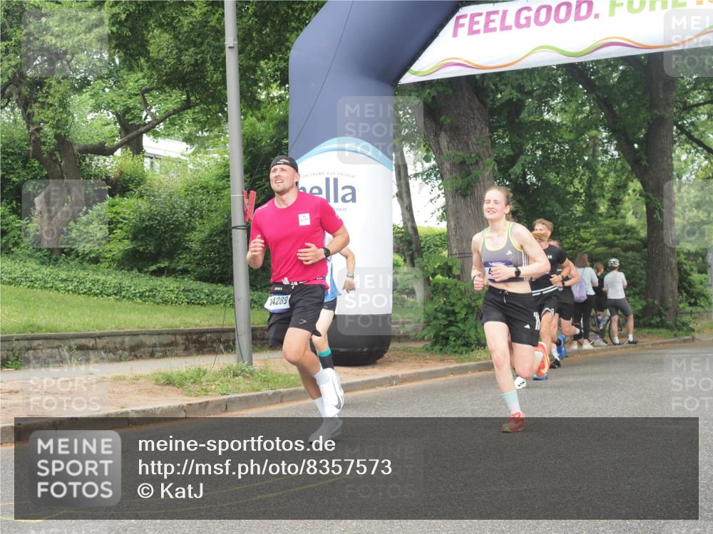 29.06.2025 - hella hamburg halbmarathon KatJ http://msf.ph/oto/8357573 29.06.2025 10:22:09 Zwischen KM18-KM19 4749 meine-sportfotos.de