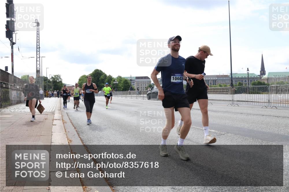 29.06.2025 - hella hamburg halbmarathon Lena Gebhardt http://msf.ph/oto/8357618 29.06.2025 10:13:58 Lombardsbrücke 113, 10443, 1131, 1194, 1480, 1890, 2055, 2359, 2721, 2904, 2987, 4001, 4032, 4795, 4950, 4962, 5232, 5631, 5719, 6026, 6287, 6710, 6717, 6724, 7442, 7446, 7447, 7462, 7913, 8001, 8057, 8279, 8673, 9128, 9631, 9845, 9886, 10442, 10443, 10977, 11441, 11987, 12313, 12797, 12928, 12929, 12938, 13285, 13788, 13928, 15085, 15482, 15663, 15721, 15722, 15840, 16491, 17439, 17472, 17985, 18041, 18231, 18236, 18239 meine-sportfotos.de