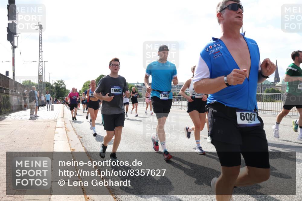 29.06.2025 - hella hamburg halbmarathon Lena Gebhardt http://msf.ph/oto/8357627 29.06.2025 10:01:28 Lombardsbrücke 16602, 13699, 6087, 86, 1130, 1184, 1329, 1387, 1420, 1464, 1653, 1722, 1724, 1726, 1729, 1940, 2006, 2091, 2167, 2354, 2363, 2490, 2591, 2806, 2936, 2957, 3039, 3199, 3425, 3625, 3663, 4068, 4238, 4249, 4319, 4322, 4370, 4649, 4663, 5547, 5570, 5602, 5603, 5675, 6087, 6281, 0000, 6302, 6487, 6531, 6591, 6835, 6921, 6924, 7287, 7658, 7846, 8030, 8045, 8046, 8191, 8392, 8578, 8691, 8822, 8926, 9932, 10188, 10281, 10301, 10383, 10576, 10915, 11043, 11465 meine-sportfotos.de