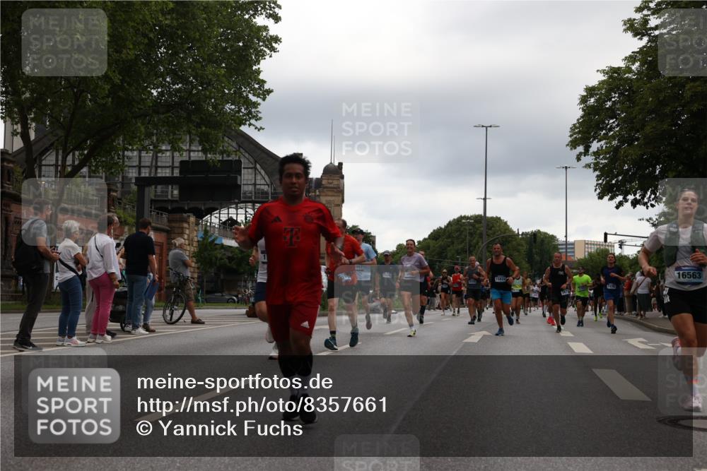 29.06.2025 - hella hamburg halbmarathon Yannick Fuchs http://msf.ph/oto/8357661 29.06.2025 10:53:05 20KM 1285, 1642, 1946, 1951, 2006, 2027, 2348, 2584, 2677, 2855, 2957, 2978, 3181, 3983, 4088, 4592, 5084, 5347, 5633, 6202, 6208, 6636, 6997, 7031, 7223, 7476, 8290, 8929, 9655, 10036, 10759, 10943, 11938, 12633, 13407, 13583, 14375, 14567, 14631, 14902, 14914, 14965, 15232, 15240, 15263, 15284, 15824, 16160, 16341, 16563, 16910, 17017, 17346, 17503, 17630, 18112, 18153, 18232, 18266, 18327, 18954, 19015, 19160 meine-sportfotos.de