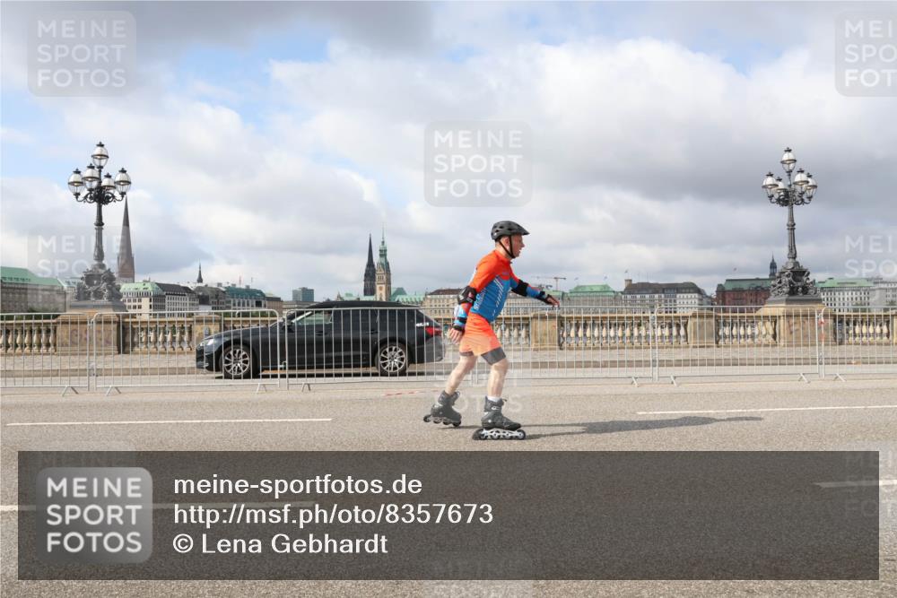 29.06.2025 - hella hamburg halbmarathon Lena Gebhardt http://msf.ph/oto/8357673 29.06.2025 09:09:32 Lombardsbrücke  meine-sportfotos.de
