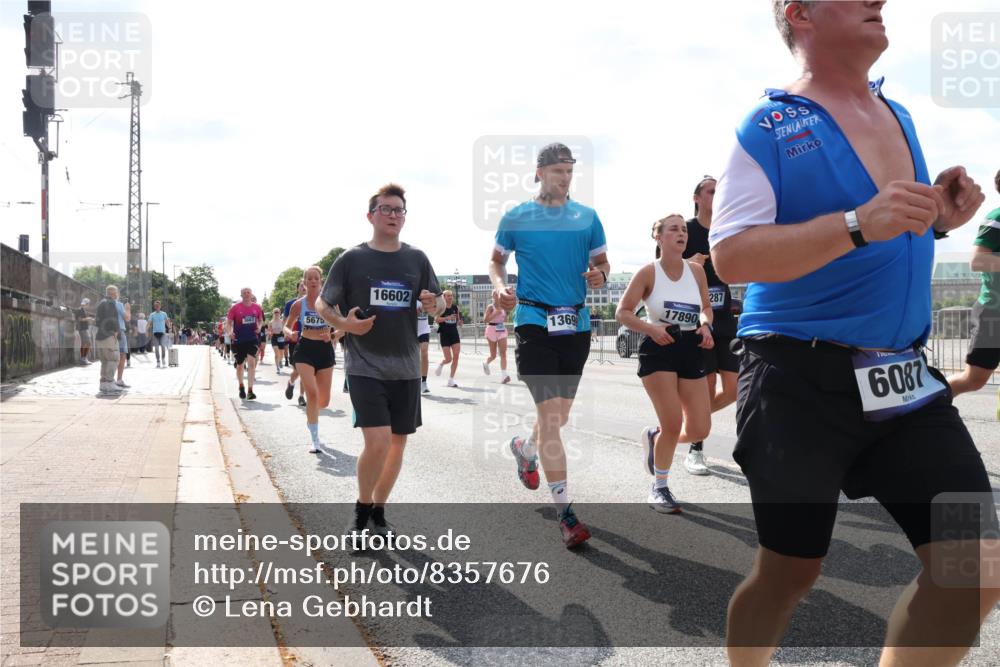 29.06.2025 - hella hamburg halbmarathon Lena Gebhardt http://msf.ph/oto/8357676 29.06.2025 10:01:28 Lombardsbrücke 3663, 5675, 16602, 287, 1369, 17890, 6087, 1130, 1184, 1329, 1387, 1420, 1464, 1653, 1722, 1724, 1726, 1729, 1940, 2006, 2091, 2167, 2354, 2363, 2490, 2591, 2806, 2936, 2957, 3039, 3199, 3425, 3625, 3663, 4068, 4238, 4249, 4319, 4322, 4370, 4649, 4663, 5547, 5570, 5602, 5603, 5675, 6087, 6281, 0000, 6302, 6487, 6531, 6591, 6835, 6921, 6924, 7287, 7658, 7846, 8030, 8045, 8046, 8191, 8392, 8578, 8691, 8822, 8926, 9932, 10188, 10281, 10301, 10383, 10576, 10915, 11043, 11465 meine-sportfotos.de