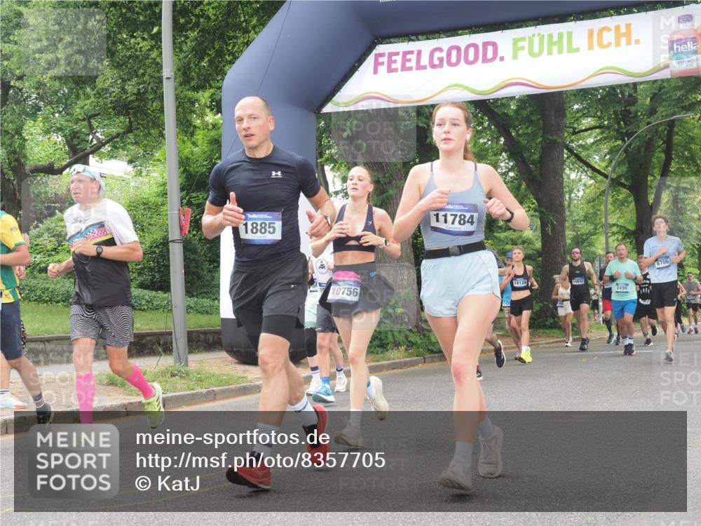 29.06.2025 - hella hamburg halbmarathon KatJ http://msf.ph/oto/8357705 29.06.2025 10:52:07 Zwischen KM18-KM19 1885, 4613, 7271, 7474 meine-sportfotos.de
