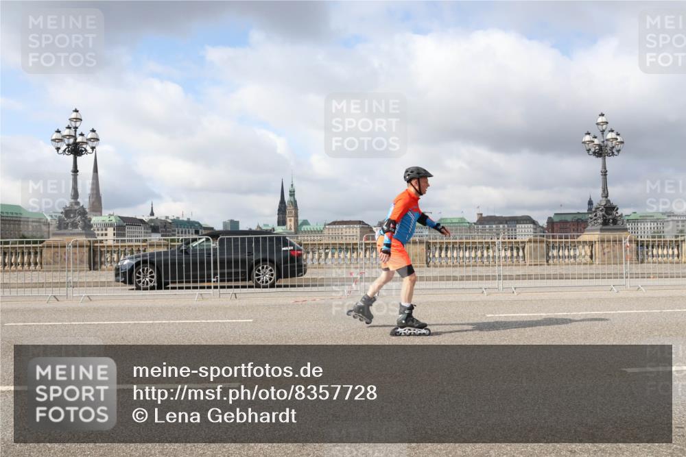 29.06.2025 - hella hamburg halbmarathon Lena Gebhardt http://msf.ph/oto/8357728 29.06.2025 09:09:32 Lombardsbrücke  meine-sportfotos.de