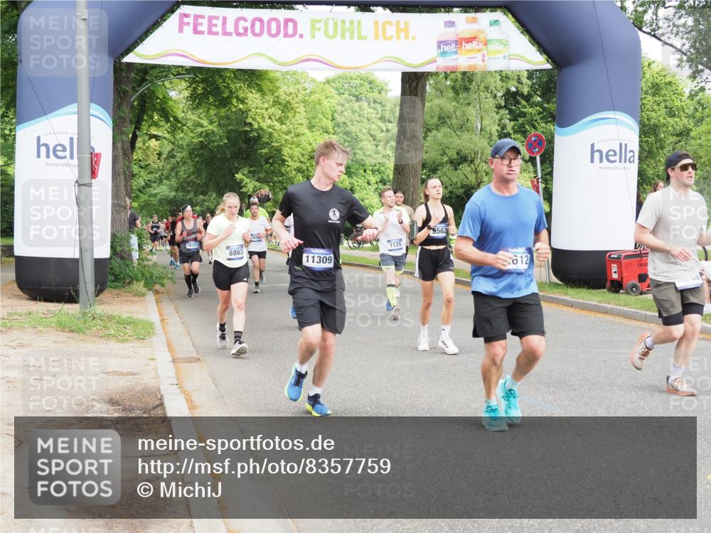 29.06.2025 - hella hamburg halbmarathon MichiJ http://msf.ph/oto/8357759 29.06.2025 10:42:14 Zwischen KM18-KM19 1125, 2612, 3177, 3861, 5021, 6082, 6084, 6433, 6569, 8863, 9562, 11309, 11499, 11568, 13470, 14818, 14845, 15184, 15484, 15854, 16327, 16521, 16527, 18759, 19047 meine-sportfotos.de