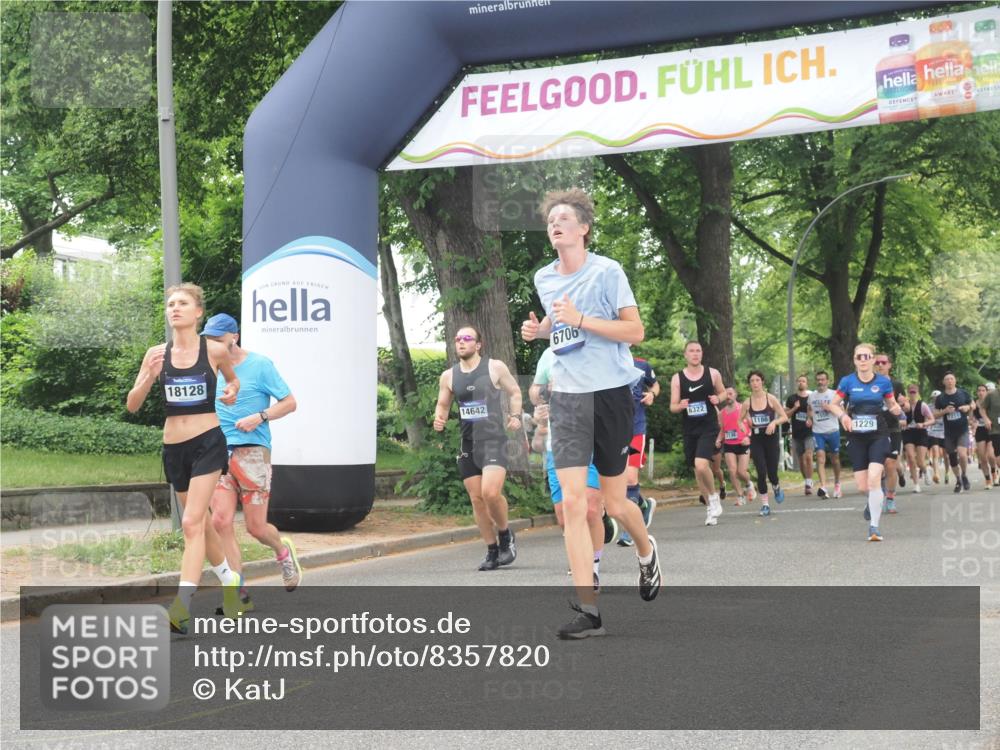 29.06.2025 - hella hamburg halbmarathon KatJ http://msf.ph/oto/8357820 29.06.2025 10:52:11 Zwischen KM18-KM19 1186, 1229, 1885, 2490, 5073, 6706, 7474, 7907 meine-sportfotos.de