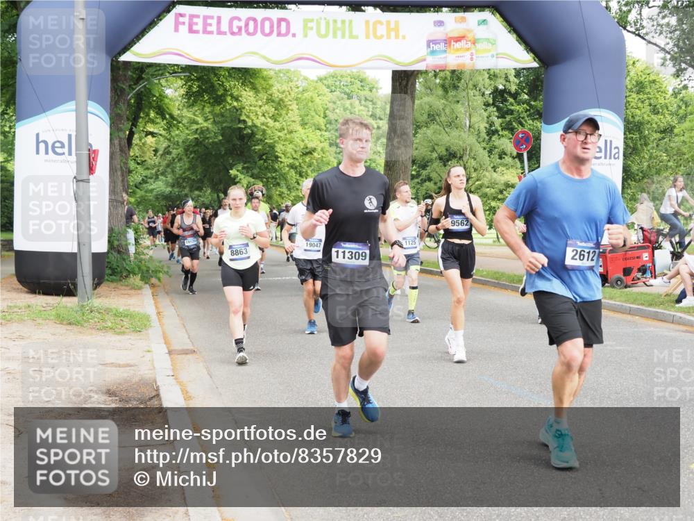 29.06.2025 - hella hamburg halbmarathon MichiJ http://msf.ph/oto/8357829 29.06.2025 10:42:14 Zwischen KM18-KM19 1125, 2612, 3177, 3861, 5021, 6082, 6084, 6433, 6569, 8863, 9562, 11309, 11499, 11568, 13470, 14818, 14845, 15184, 15484, 15854, 16327, 16521, 16527, 18759, 19047 meine-sportfotos.de