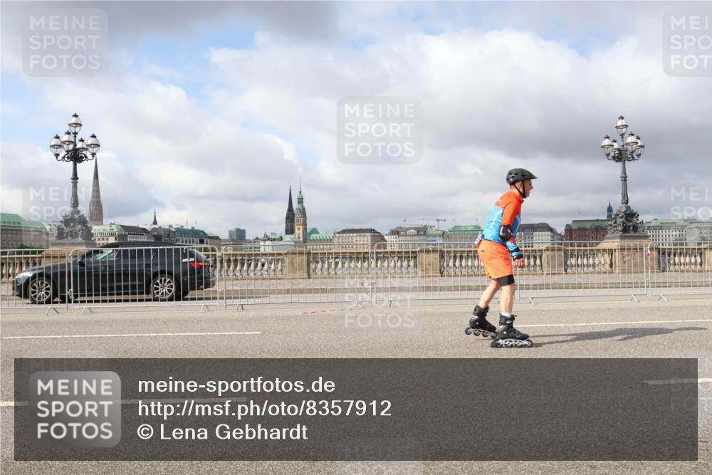 29.06.2025 - hella hamburg halbmarathon Lena Gebhardt http://msf.ph/oto/8357912 29.06.2025 09:09:33 Lombardsbrücke  meine-sportfotos.de