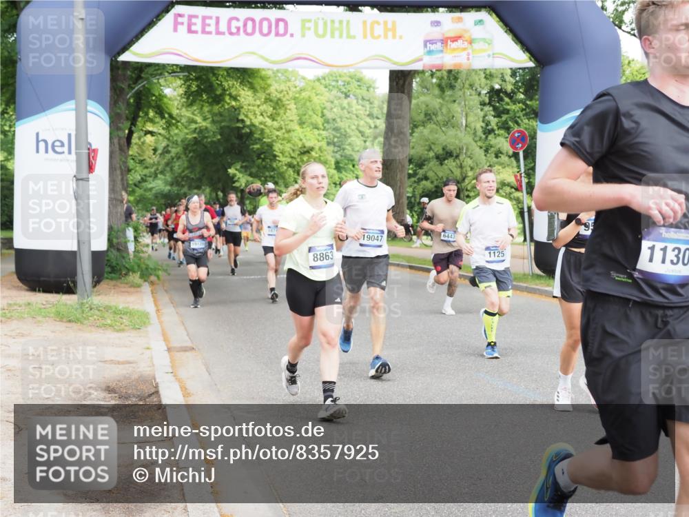 29.06.2025 - hella hamburg halbmarathon MichiJ http://msf.ph/oto/8357925 29.06.2025 10:42:15 Zwischen KM18-KM19 1125, 2612, 3177, 3861, 5021, 6082, 6084, 6433, 6443, 6569, 8863, 9562, 11309, 11499, 11568, 13470, 14818, 14845, 15184, 15484, 16327, 16521, 16527, 18759, 19047 meine-sportfotos.de