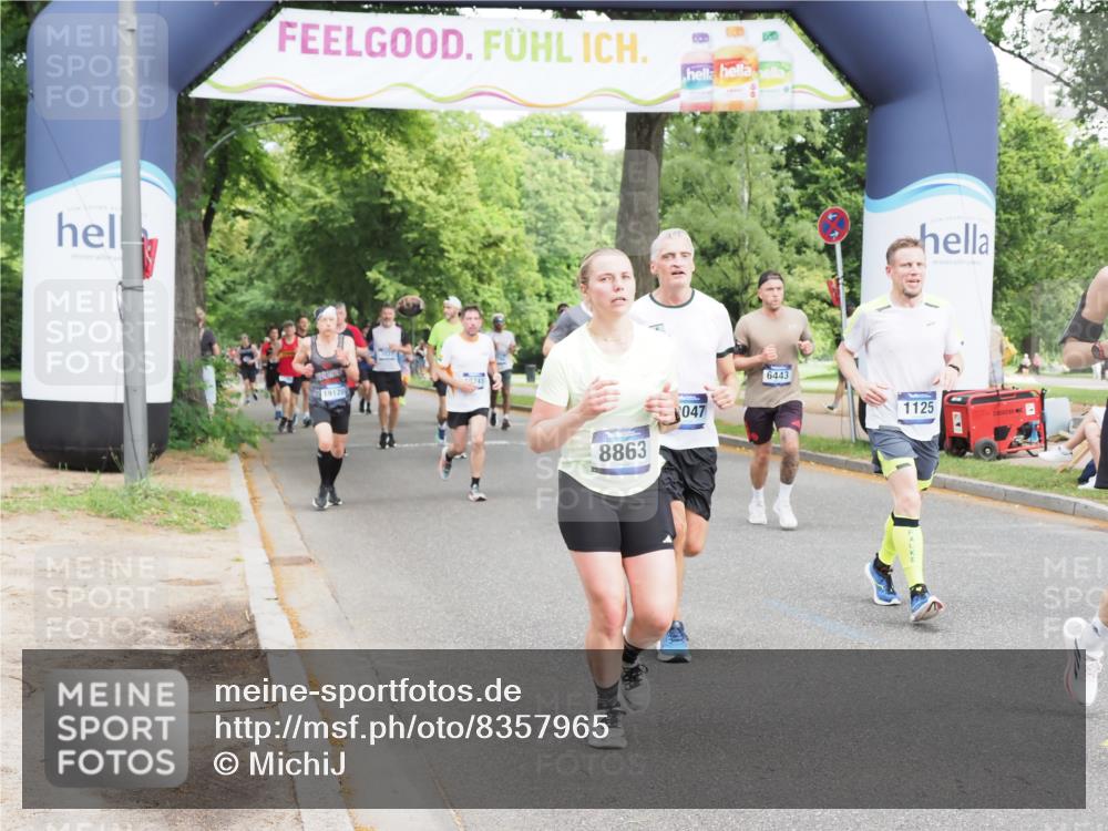 29.06.2025 - hella hamburg halbmarathon MichiJ http://msf.ph/oto/8357965 29.06.2025 10:42:16 Zwischen KM18-KM19 1125, 2474, 2612, 3177, 3861, 5021, 6082, 6084, 6443, 6569, 8863, 9562, 11309, 11568, 13470, 14818, 14845, 15184, 16009, 16327, 16521, 16527, 18759, 19047 meine-sportfotos.de