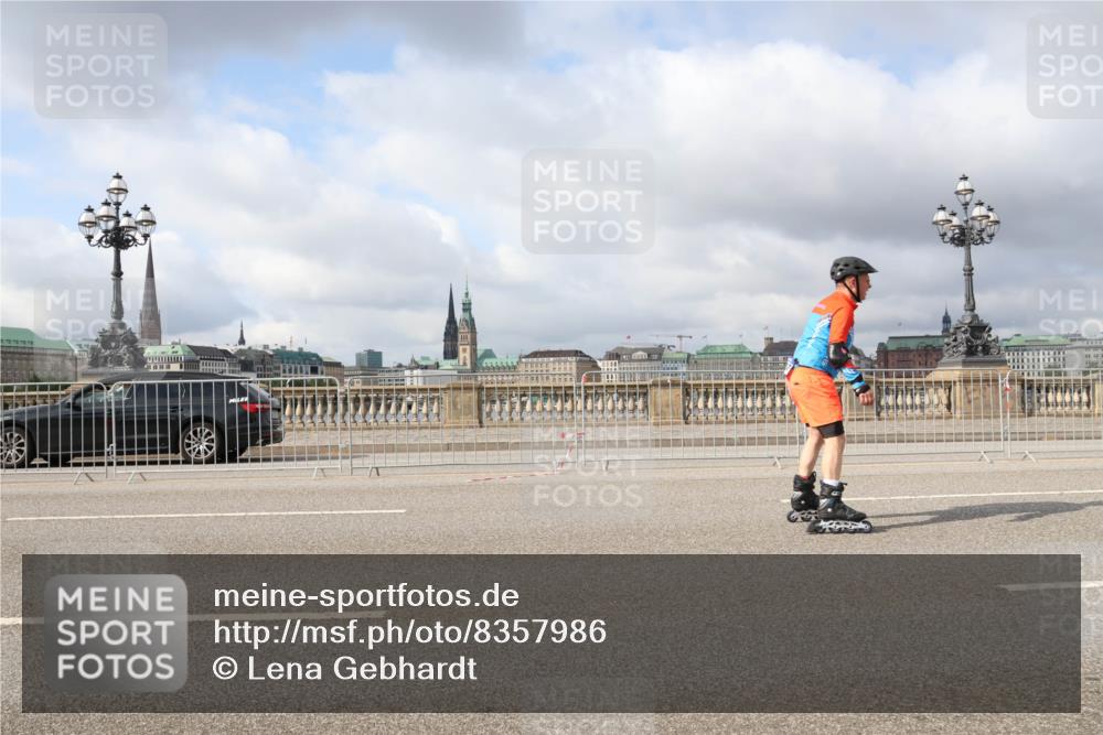 29.06.2025 - hella hamburg halbmarathon Lena Gebhardt http://msf.ph/oto/8357986 29.06.2025 09:09:33 Lombardsbrücke  meine-sportfotos.de