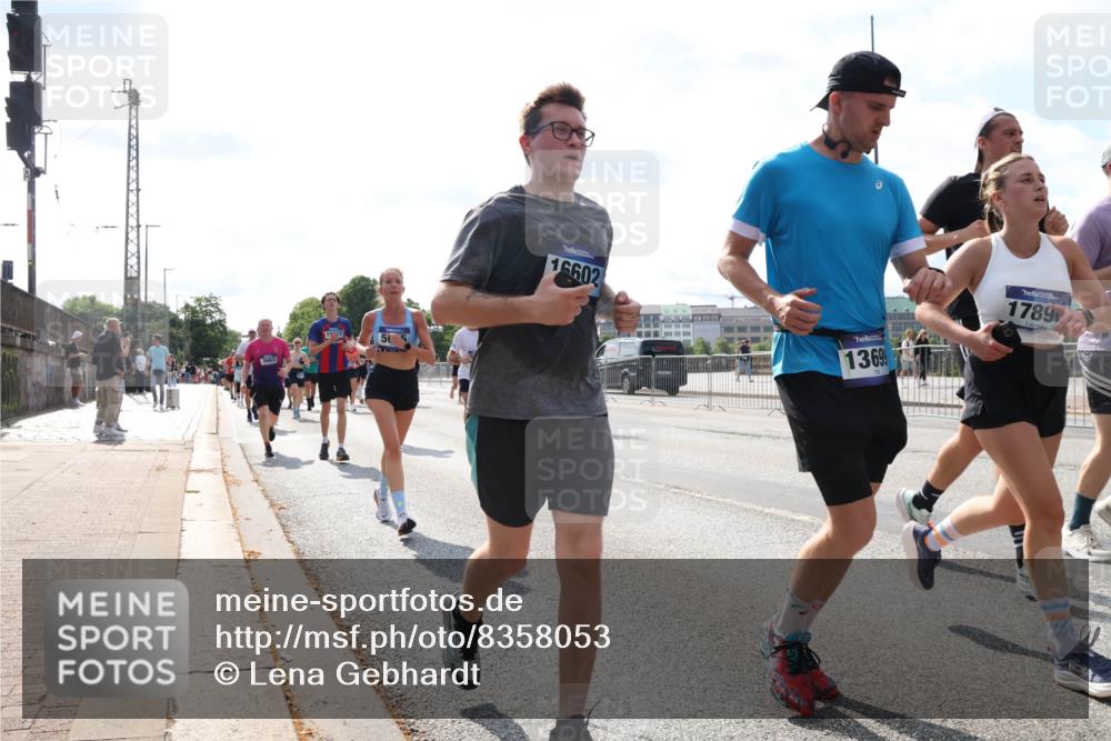 29.06.2025 - hella hamburg halbmarathon Lena Gebhardt http://msf.ph/oto/8358053 29.06.2025 10:01:29 Lombardsbrücke 15997, 3663, 50, 16602, 13699, 1789, 1130, 1184, 1329, 1387, 1420, 1464, 1653, 1722, 1724, 1726, 1729, 1940, 2006, 2091, 2167, 2354, 2363, 2490, 2591, 2806, 2936, 2957, 3039, 3199, 3425, 3625, 3663, 4068, 4238, 4249, 4319, 4322, 4370, 4649, 4663, 5547, 5570, 5602, 5603, 5675, 6087, 6281, 0000, 6302, 6487, 6531, 6591, 6835, 6921, 6924, 7287, 7846, 8030, 8045, 8046, 8191, 8392, 8578, 8691, 8822, 8926, 9932, 10188, 10281, 10301, 10383, 10576, 10915, 11043, 11465 meine-sportfotos.de