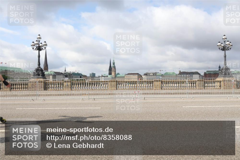29.06.2025 - hella hamburg halbmarathon Lena Gebhardt http://msf.ph/oto/8358088 29.06.2025 09:09:36 Lombardsbrücke  meine-sportfotos.de