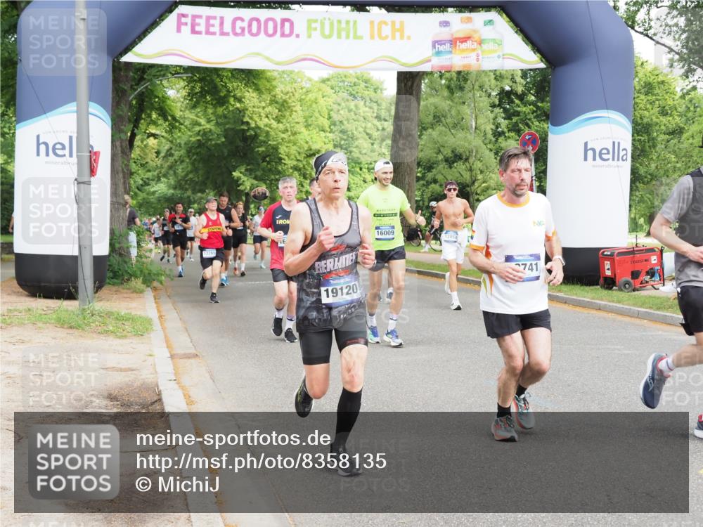 29.06.2025 - hella hamburg halbmarathon MichiJ http://msf.ph/oto/8358135 29.06.2025 10:42:19 Zwischen KM18-KM19 1125, 2474, 2612, 3037, 3794, 5672, 6443, 8863, 9562, 11309, 11568, 12858, 14845, 16008, 16009, 16327, 18741, 18759, 19047, 19120 meine-sportfotos.de