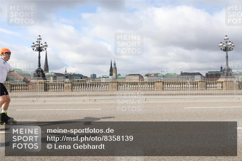 29.06.2025 - hella hamburg halbmarathon Lena Gebhardt http://msf.ph/oto/8358139 29.06.2025 09:09:36 Lombardsbrücke  meine-sportfotos.de