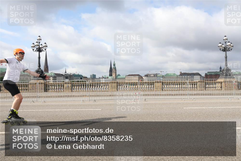 29.06.2025 - hella hamburg halbmarathon Lena Gebhardt http://msf.ph/oto/8358235 29.06.2025 09:09:36 Lombardsbrücke  meine-sportfotos.de