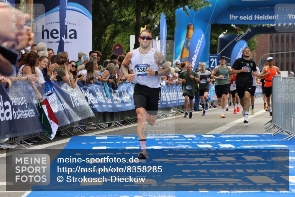 29.06.2025 - hella hamburg halbmarathon Strokosch-Dieckow http://msf.ph/oto/8358285 29.06.2025 10:29:54 Ziel 5308, 15672, 19202 meine-sportfotos.de