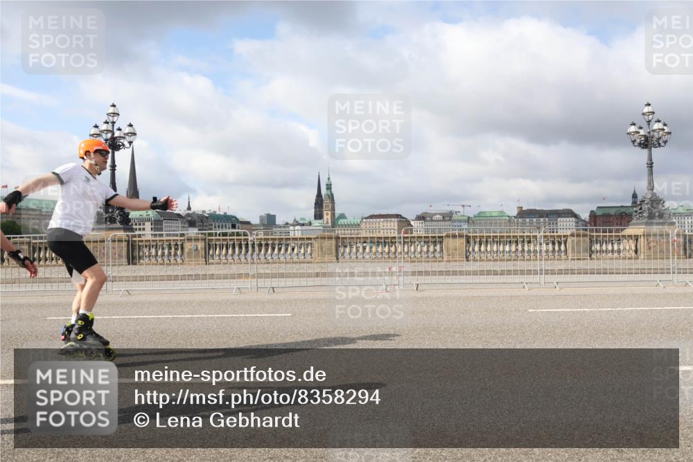 29.06.2025 - hella hamburg halbmarathon Lena Gebhardt http://msf.ph/oto/8358294 29.06.2025 09:09:36 Lombardsbrücke  meine-sportfotos.de