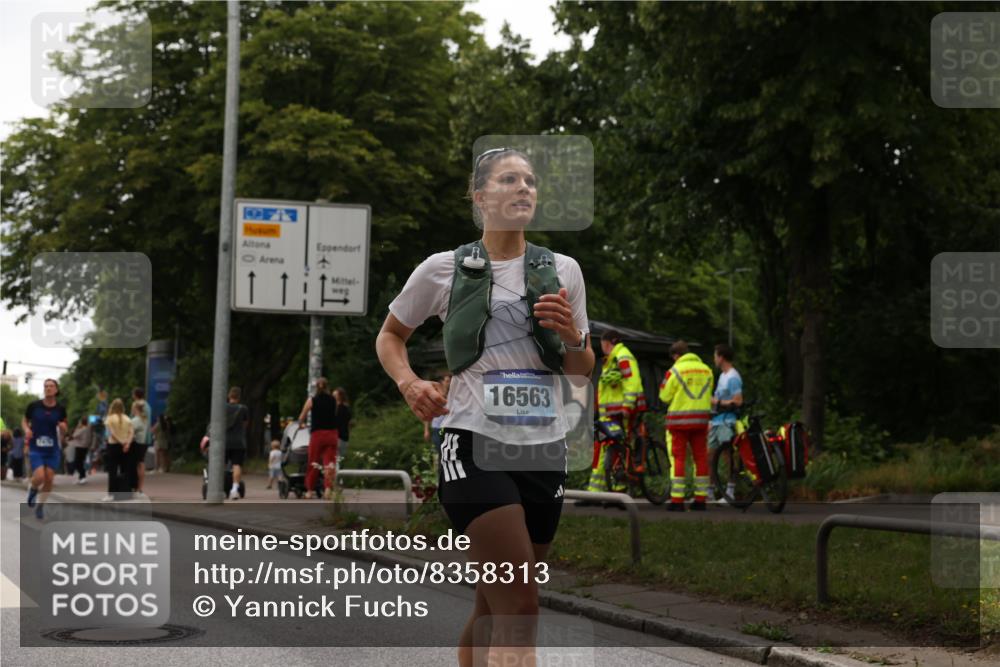 29.06.2025 - hella hamburg halbmarathon Yannick Fuchs http://msf.ph/oto/8358313 29.06.2025 10:53:07 20KM 1285, 1642, 2006, 2348, 2584, 2677, 2855, 2957, 2978, 3181, 3279, 3983, 4088, 4592, 5347, 5633, 5885, 6087, 6202, 6208, 6220, 6438, 6636, 6997, 7031, 7223, 7476, 8290, 8929, 9655, 10036, 10759, 10943, 11935, 11938, 12206, 12564, 12633, 13407, 13583, 14375, 14567, 14631, 14732, 14902, 14914, 14965, 15232, 15240, 15263, 15284, 15824, 16160, 16341, 16563, 16910, 16980, 17017, 17346, 17503, 17630, 18112, 18153, 18232, 18266, 18327, 18467, 18954, 19015, 19160 meine-sportfotos.de