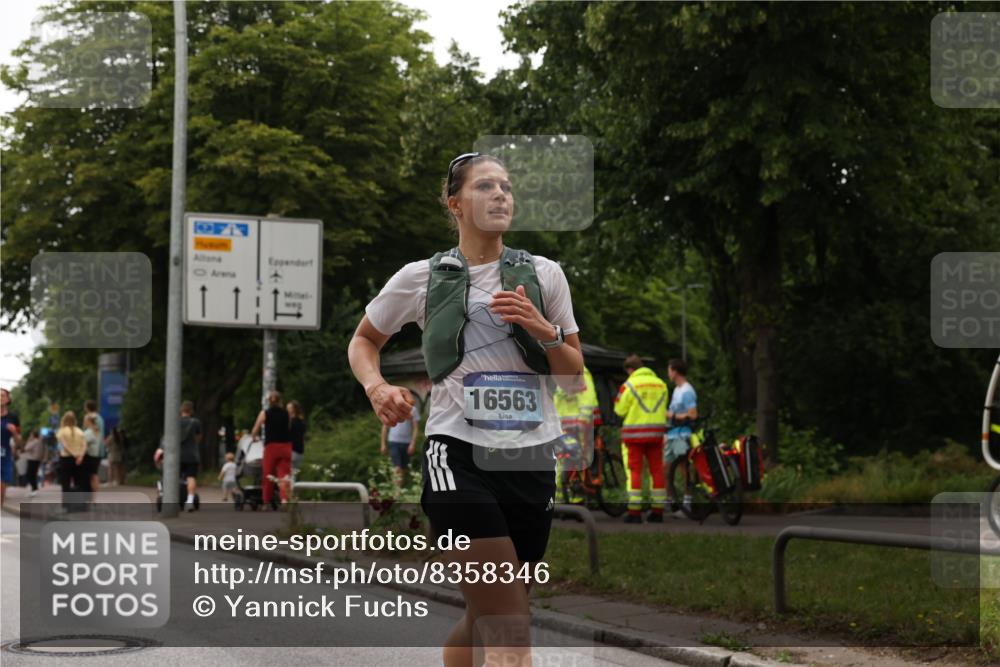 29.06.2025 - hella hamburg halbmarathon Yannick Fuchs http://msf.ph/oto/8358346 29.06.2025 10:53:07 20KM 1285, 1642, 2006, 2348, 2584, 2677, 2855, 2957, 2978, 3181, 3279, 3983, 4088, 4592, 5347, 5633, 5885, 6087, 6202, 6208, 6220, 6438, 6636, 6997, 7031, 7223, 7476, 8290, 8929, 9655, 10036, 10759, 10943, 11935, 11938, 12206, 12564, 12633, 13407, 13583, 14375, 14567, 14631, 14732, 14902, 14914, 14965, 15232, 15240, 15263, 15284, 15824, 16160, 16341, 16563, 16910, 16980, 17017, 17346, 17503, 17630, 18112, 18153, 18232, 18266, 18327, 18467, 18954, 19015, 19160 meine-sportfotos.de