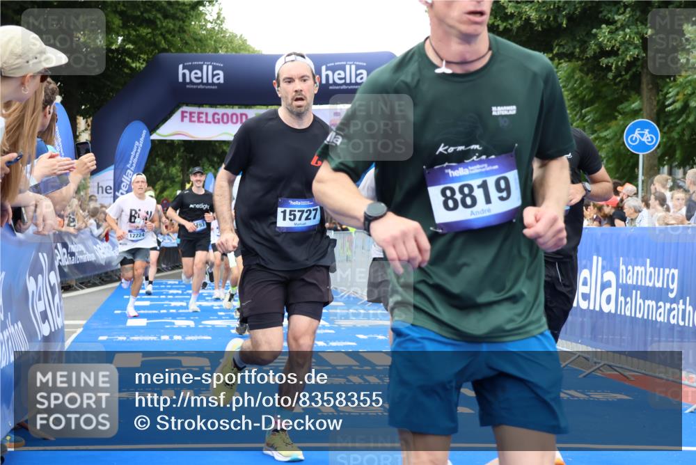 29.06.2025 - hella hamburg halbmarathon Strokosch-Dieckow http://msf.ph/oto/8358355 29.06.2025 10:51:46 Ziel 2396, 2818, 2823, 2880, 4297, 6286, 7224, 8710, 8819, 8856, 9793, 9959, 12224, 13799, 14458, 15427, 15496, 15727, 15831, 15899, 16907, 17682, 17815, 17962, 19053, 19137 meine-sportfotos.de