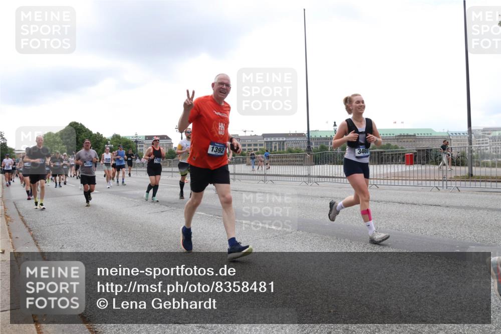 29.06.2025 - hella hamburg halbmarathon Lena Gebhardt http://msf.ph/oto/8358481 29.06.2025 10:48:10 Lombardsbrücke 124, 15541, 1392, 3468, 1157, 1174, 1175, 1246, 1392, 1618, 1639, 1645, 1701, 1926, 2037, 2163, 2195, 2197, 2418, 2475, 2491, 2545, 2627, 2650, 2756, 2790, 2909, 2958, 3049, 3320, 3468, 3504, 3661, 3679, 3933, 4327, 4588, 4856, 5585, 5781, 5886, 5952, 6143, 7240, 7393, 7394, 7427, 7532, 7916, 8077, 8310, 8461, 8521, 8774, 8948, 9356, 9696, 9697, 9775, 9921, 10145, 10658, 10777, 10794, 11548, 11742, 11781, 11909, 12431 meine-sportfotos.de