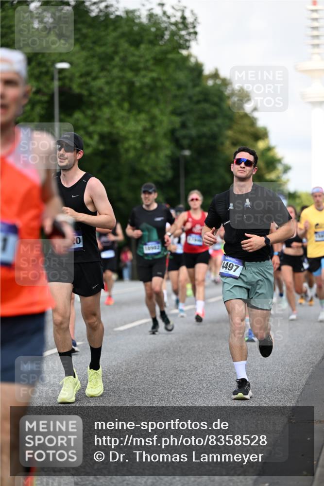29.06.2025 - hella hamburg halbmarathon Dr. Thomas Lammeyer http://msf.ph/oto/8358528 29.06.2025 09:56:29 Kennedybrücke 1012, 1070, 1220, 1415, 1468, 1613, 1735, 1782, 2048, 2189, 2233, 2590, 2970, 3021, 3098, 3109, 3124, 3304, 3907, 3917, 3928, 4080, 4277, 4497, 4691, 4933, 4981, 5476, 5477, 5682, 6152, 6716, 7005, 7067, 7093, 7191, 7325, 7432, 7451, 7599, 7843, 7865, 8145, 8467, 8664, 8694, 8722, 9081, 9213, 9538, 9540, 10000, 10099, 10208, 10251, 10313, 10750, 10796, 10969, 11153, 11346 meine-sportfotos.de