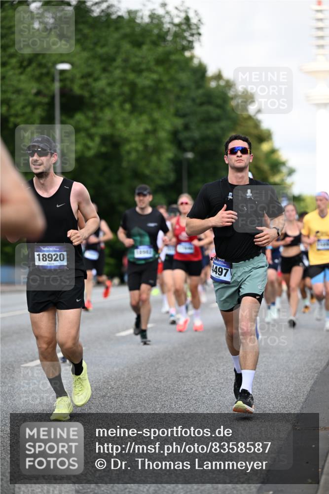 29.06.2025 - hella hamburg halbmarathon Dr. Thomas Lammeyer http://msf.ph/oto/8358587 29.06.2025 09:56:29 Kennedybrücke 1012, 1070, 1220, 1415, 1468, 1613, 1735, 1782, 2048, 2189, 2233, 2590, 2970, 3021, 3098, 3109, 3124, 3304, 3907, 3917, 3928, 4080, 4277, 4497, 4691, 4933, 4981, 5476, 5477, 5682, 6152, 6716, 7005, 7067, 7093, 7191, 7325, 7432, 7451, 7599, 7843, 7865, 8145, 8467, 8664, 8694, 8722, 9081, 9213, 9538, 9540, 10000, 10099, 10208, 10251, 10313, 10750, 10796, 10969, 11153, 11346 meine-sportfotos.de