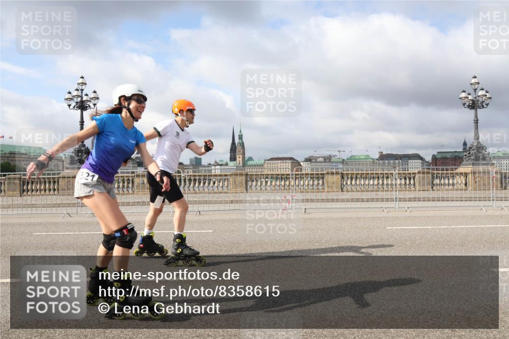 29.06.2025 - hella hamburg halbmarathon Lena Gebhardt http://msf.ph/oto/8358615 29.06.2025 09:09:36 Lombardsbrücke 521 meine-sportfotos.de