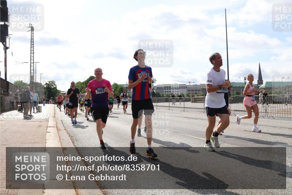 29.06.2025 - hella hamburg halbmarathon Lena Gebhardt http://msf.ph/oto/8358701 29.06.2025 10:01:31 Lombardsbrücke 549, 3663, 124, 1130, 1184, 1329, 1387, 1420, 1464, 1653, 1722, 1724, 1729, 1881, 1940, 2006, 2091, 2167, 2354, 2363, 2490, 2591, 2806, 2936, 2957, 3039, 3199, 3425, 3663, 4068, 4249, 4319, 4322, 4328, 4370, 4649, 4663, 5547, 5570, 5602, 5603, 5675, 6087, 6281, 0000, 6302, 6487, 6591, 6835, 6921, 6924, 7287, 7846, 8030, 8045, 8046, 8191, 8392, 8578, 8691, 8822, 8926, 9932, 10188, 10281, 10301, 10383, 10576, 10915, 11043, 11465 meine-sportfotos.de