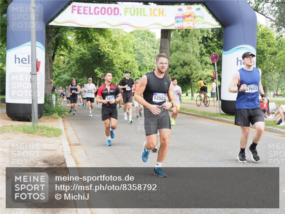 29.06.2025 - hella hamburg halbmarathon MichiJ http://msf.ph/oto/8358792 29.06.2025 10:42:24 Zwischen KM18-KM19 1877, 2474, 3037, 3794, 5672, 6891, 11638, 12523, 12858, 16008, 16009, 16108, 17603, 18741, 19120 meine-sportfotos.de