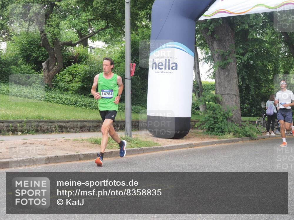 29.06.2025 - hella hamburg halbmarathon KatJ http://msf.ph/oto/8358835 29.06.2025 10:22:16 Zwischen KM18-KM19 7723 meine-sportfotos.de