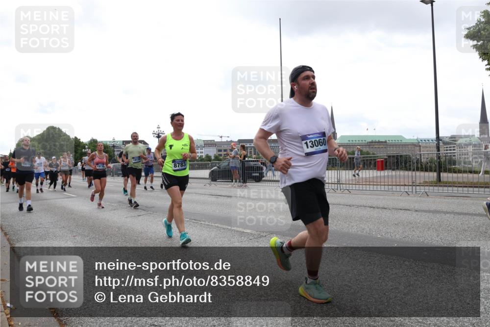 29.06.2025 - hella hamburg halbmarathon Lena Gebhardt http://msf.ph/oto/8358849 29.06.2025 10:39:07 Lombardsbrücke 10072, 19139, 19135, 8783, 13060, 56, 1232, 1390, 1451, 1760, 1856, 1883, 2092, 2524, 2534, 2571, 2574, 2693, 2843, 2893, 2998, 3275, 3307, 3353, 3726, 3727, 3745, 3927, 4257, 4259, 4260, 4316, 4320, 4410, 4523, 4603, 4659, 4855, 4882, 4964, 5913, 6062, 6112, 6342, 6343, 6611, 6875, 7263, 7341, 7501, 7506, 7524, 7589, 7815, 7849, 8203, 8243, 8367, 8457, 8783, 9393, 9420, 9446, 9708, 9974, 9977, 10001, 10072, 10315, 10516, 10554, 13060 meine-sportfotos.de