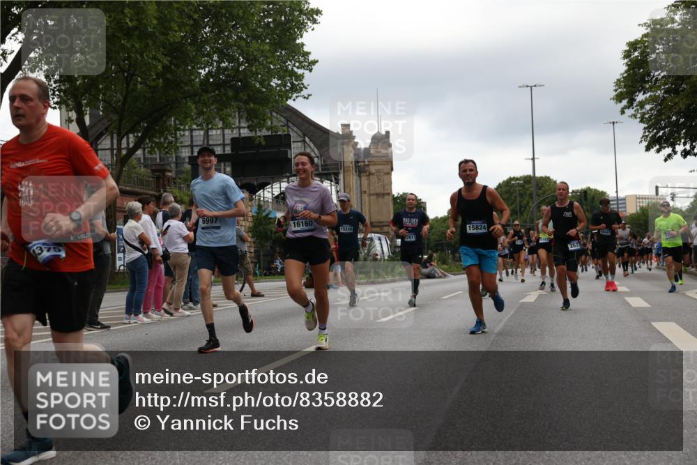 29.06.2025 - hella hamburg halbmarathon Yannick Fuchs http://msf.ph/oto/8358882 29.06.2025 10:53:08 20KM 1285, 1642, 2006, 2348, 2584, 2677, 2855, 2957, 2978, 3181, 3279, 3983, 4088, 4592, 5347, 5633, 5885, 6087, 6202, 6208, 6220, 6438, 6636, 6997, 7031, 7223, 7476, 8290, 8929, 9655, 10036, 10759, 10896, 10943, 11935, 11938, 12206, 12261, 12564, 12633, 13407, 13583, 14375, 14567, 14631, 14732, 14902, 14914, 14965, 15232, 15240, 15263, 15284, 15824, 16160, 16341, 16563, 16910, 16980, 17017, 17346, 17503, 17630, 18153, 18232, 18266, 18327, 18467, 18954, 19015, 19160 meine-sportfotos.de