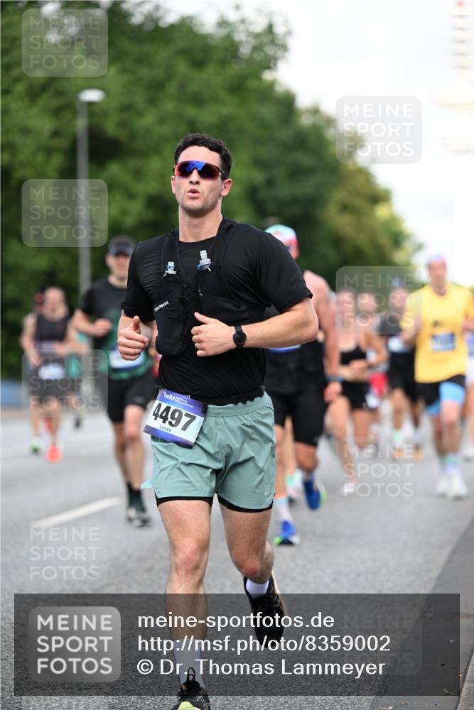 29.06.2025 - hella hamburg halbmarathon Dr. Thomas Lammeyer http://msf.ph/oto/8359002 29.06.2025 09:56:30 Kennedybrücke 1012, 1070, 1415, 1468, 1613, 1735, 1782, 2048, 2189, 2233, 2590, 2970, 3021, 3098, 3109, 3124, 3304, 3907, 3917, 3928, 4080, 4277, 4497, 4691, 4933, 4981, 5476, 5477, 5682, 6152, 6716, 7005, 7067, 7093, 7191, 7325, 7451, 7599, 7843, 7865, 8145, 8467, 8664, 8694, 8722, 9081, 9213, 9232, 9374, 9538, 9540, 10000, 10099, 10208, 10313, 10750, 10796, 10969, 11153, 11291, 11346 meine-sportfotos.de
