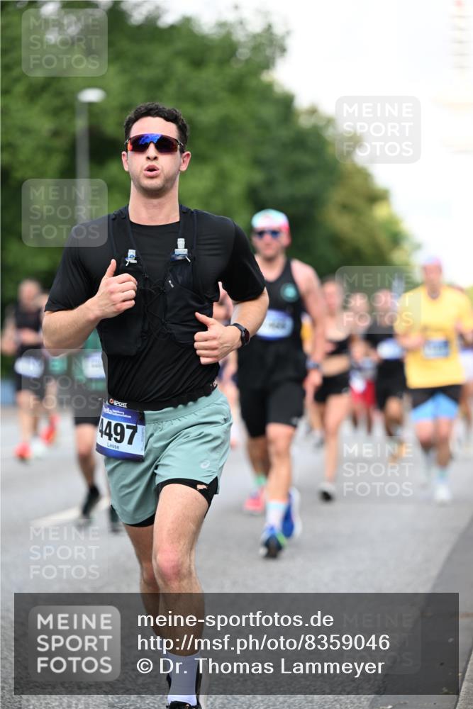 29.06.2025 - hella hamburg halbmarathon Dr. Thomas Lammeyer http://msf.ph/oto/8359046 29.06.2025 09:56:30 Kennedybrücke 1012, 1070, 1415, 1468, 1613, 1735, 1782, 2048, 2189, 2233, 2590, 2970, 3021, 3098, 3109, 3124, 3304, 3907, 3917, 3928, 4080, 4277, 4497, 4691, 4933, 4981, 5476, 5477, 5682, 6152, 6716, 7005, 7067, 7093, 7191, 7325, 7451, 7599, 7843, 7865, 8145, 8467, 8664, 8694, 8722, 9081, 9213, 9232, 9374, 9538, 9540, 10000, 10099, 10208, 10313, 10750, 10796, 10969, 11153, 11291, 11346 meine-sportfotos.de